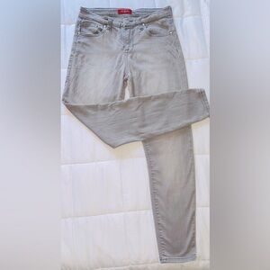 GUESS Originals kit straight jeans!